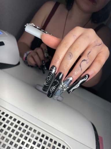 Em.urfavnailtech