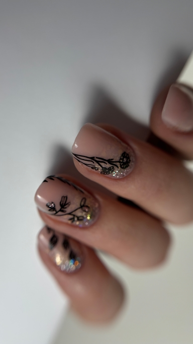Enikal_nails