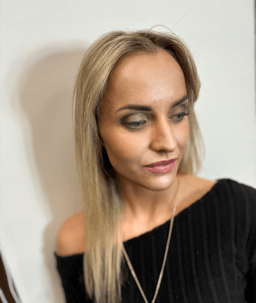 Līvas Make up