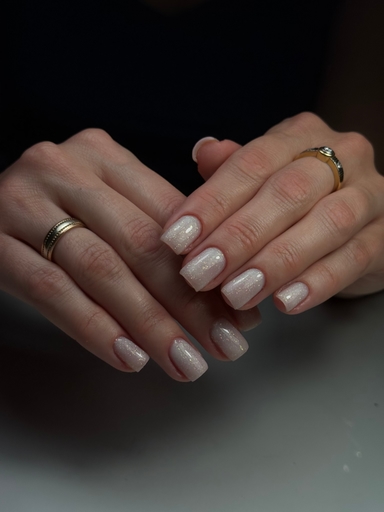 Avenii_nails