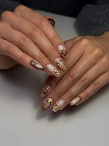 Avenii_nails