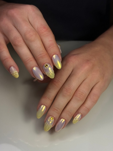 Avenii_nails