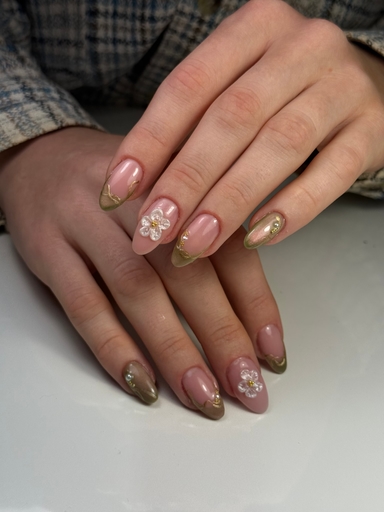 Avenii_nails