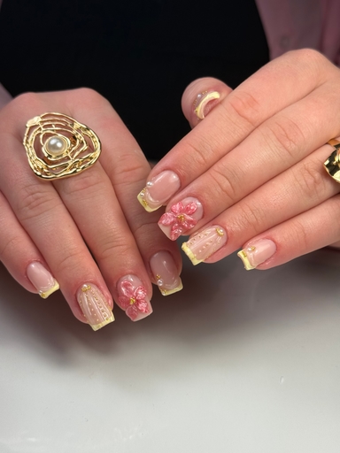 Avenii_nails