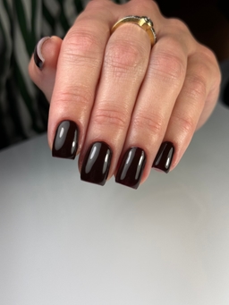 Avenii_nails