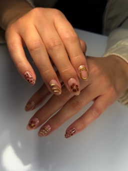 Avenii_nails