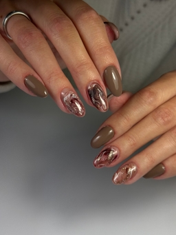 Avenii_nails