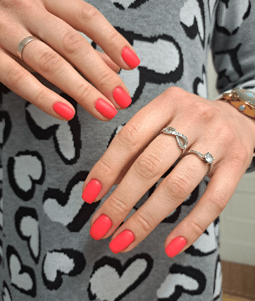 Nails & Pearls