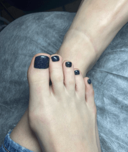 Pedikirs_violettavio