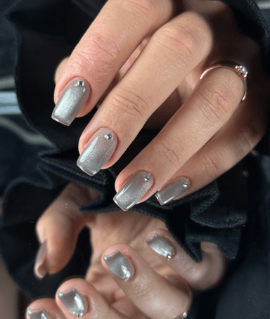 Avenii_nails