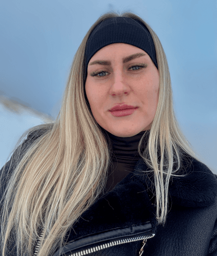 Elīna. ek_lasheshair