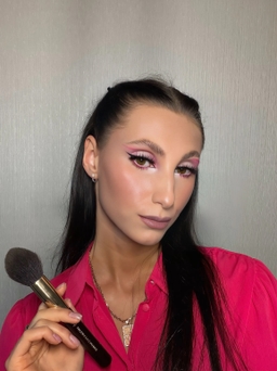 Arina Make Up