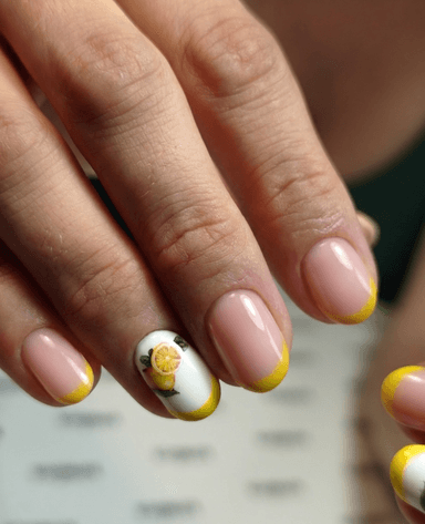 Nails & Pearls