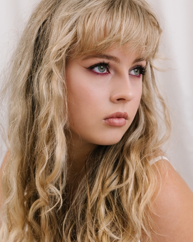 Arina Make Up