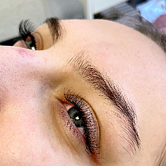 Skropstas un uzacis, Rīga