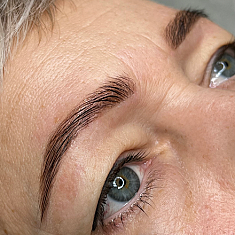 Skropstas un uzacis, Rīga