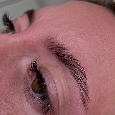 Skropstas un uzacis, Rīga