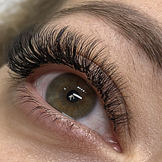 Skropstas un uzacis, Rīga