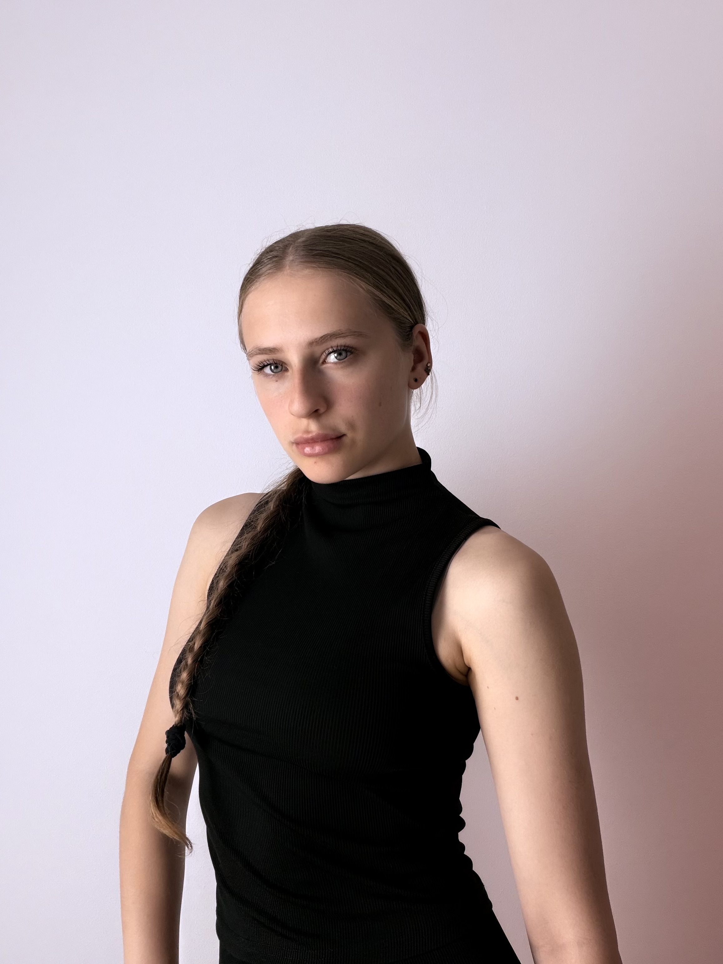 Manikīrs / Pedikīrs Rīga Violetta