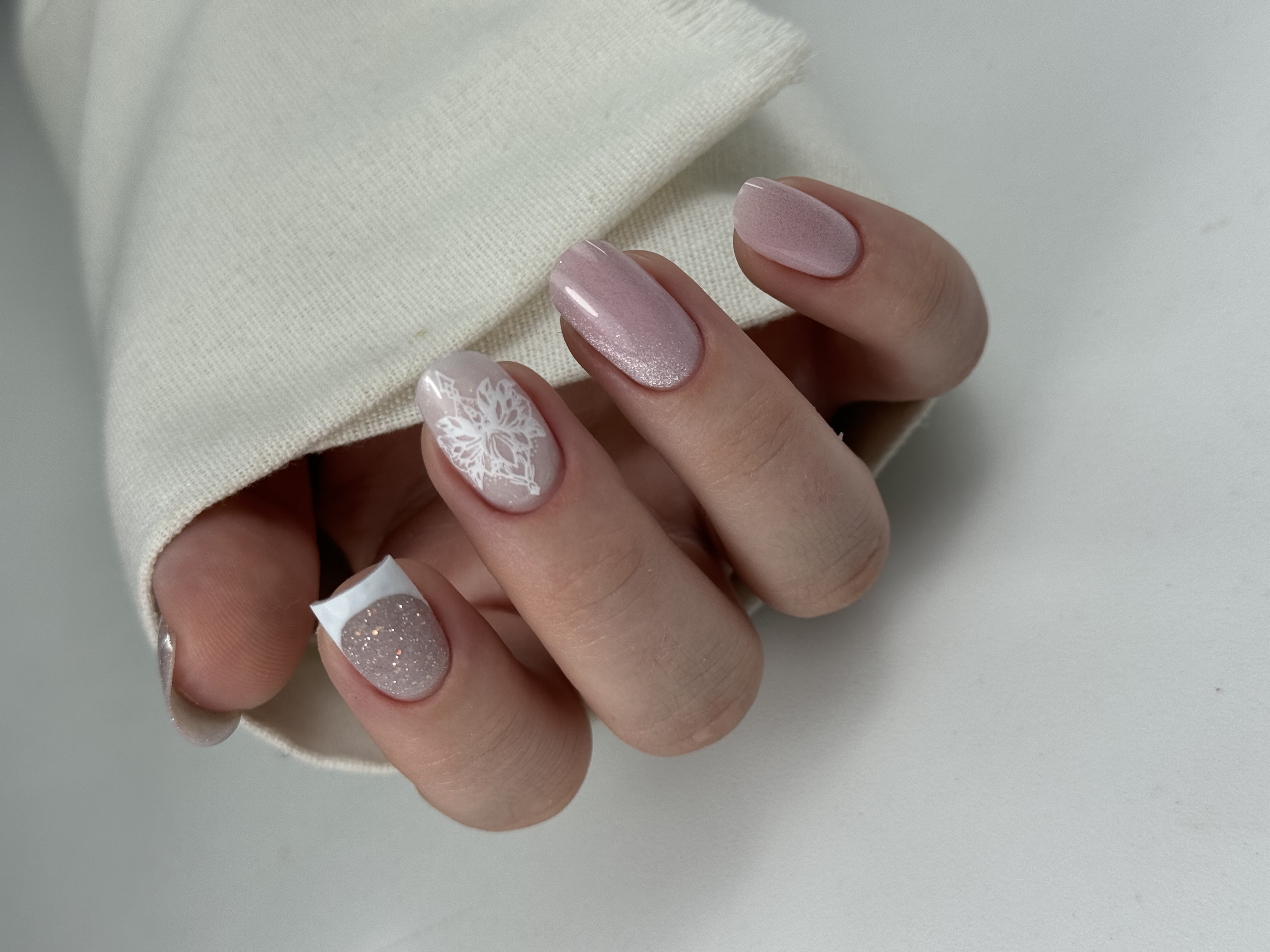 Маникюр / Педикюр Cēsis BEAUTYBEE CESIS