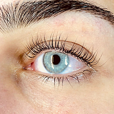 Skropstas un uzacis, Rīga