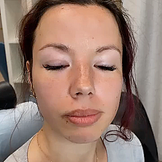 Skropstas un uzacis, Rīga