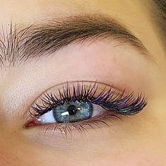 Skropstas un uzacis, Rīga