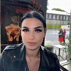 Skropstas un uzacis, Rīga