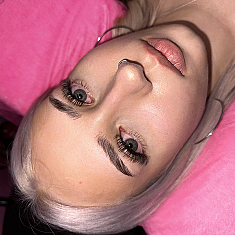 Skropstas un uzacis, Rīga