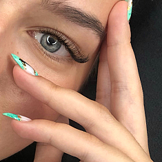 Skropstas un uzacis, Rīga