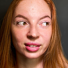 Skropstas un uzacis, Rīga