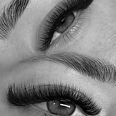 Skropstas un uzacis, Rīga