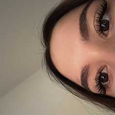 Skropstas un uzacis, Rīga