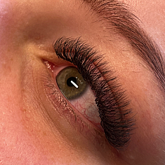 Skropstas un uzacis, Rīga