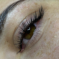 Skropstas un uzacis, Rīga