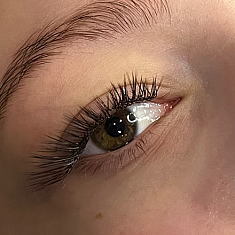 Skropstas un uzacis, Rīga