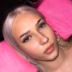 Skropstas un uzacis, Rīga