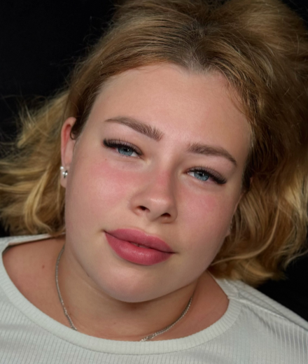 Skropstas un uzacis, Rīga