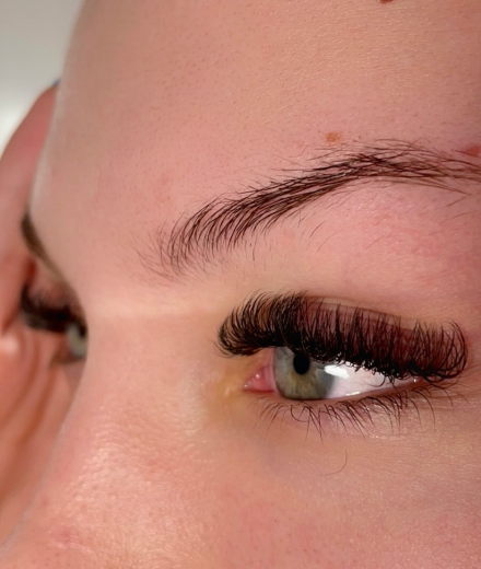 Skropstas un uzacis, Liepāja